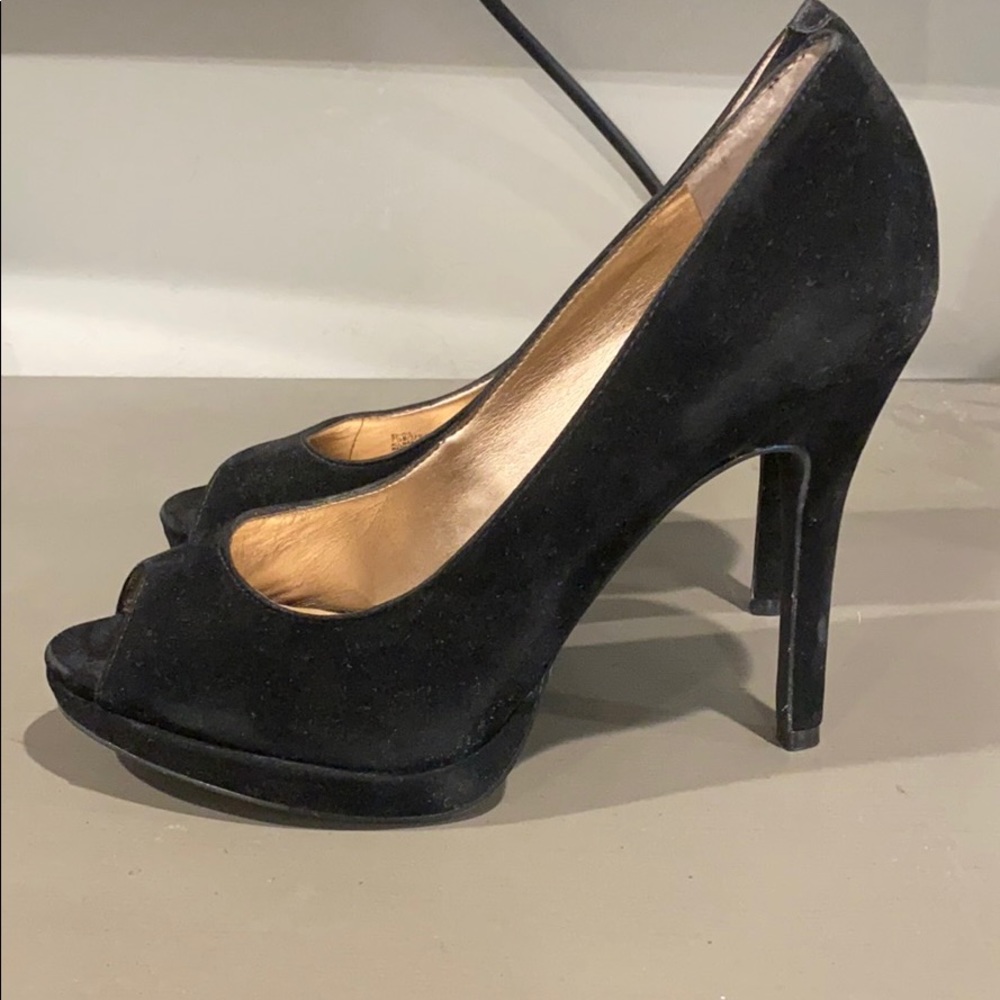 BRAND NEW BCBG SUEDE HEELS